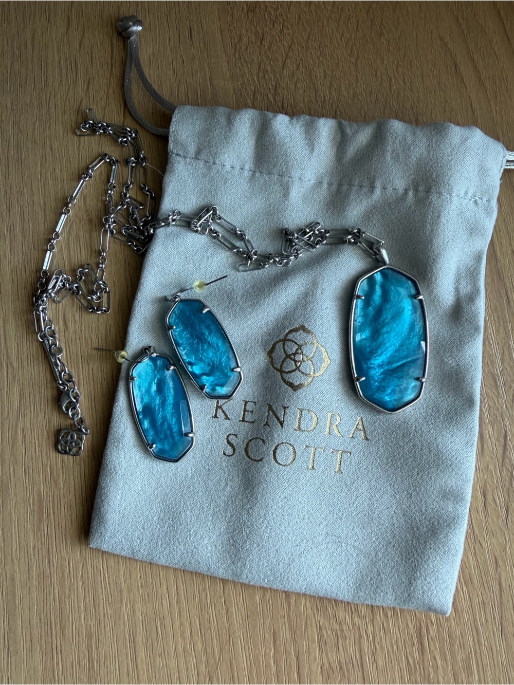 Kendra Scott Blue Iridescent Elle Pendant Necklace with Matching Earrings